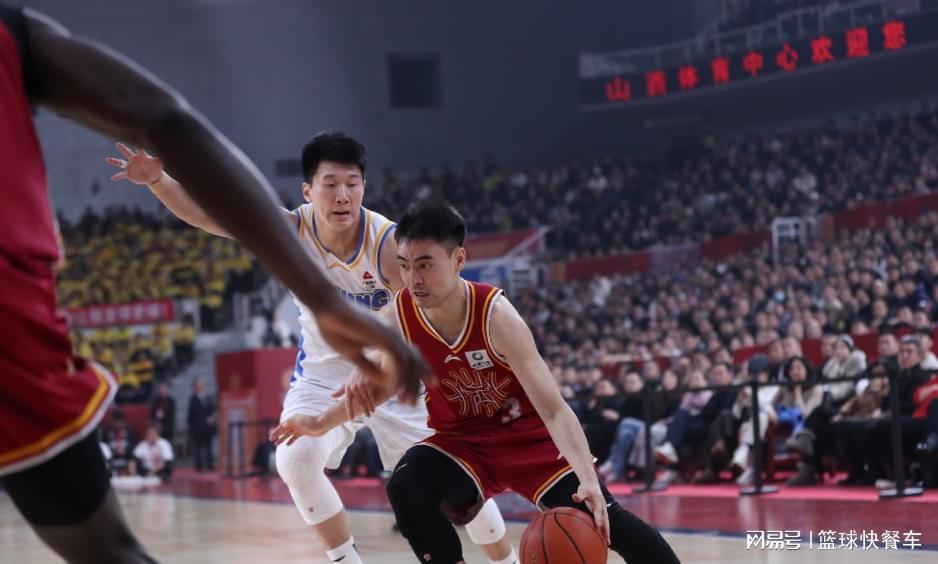 体育app-山西三连败后再遭打击？这次被自家球迷坑惨了：吐口水或被重罚？